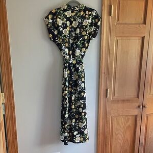 Floral Black Button-Front Women’s Dress with Optional Tie Waist